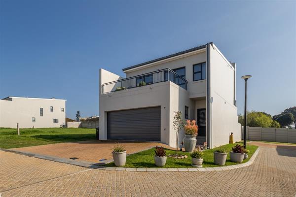 4 Bedroom Townhouse