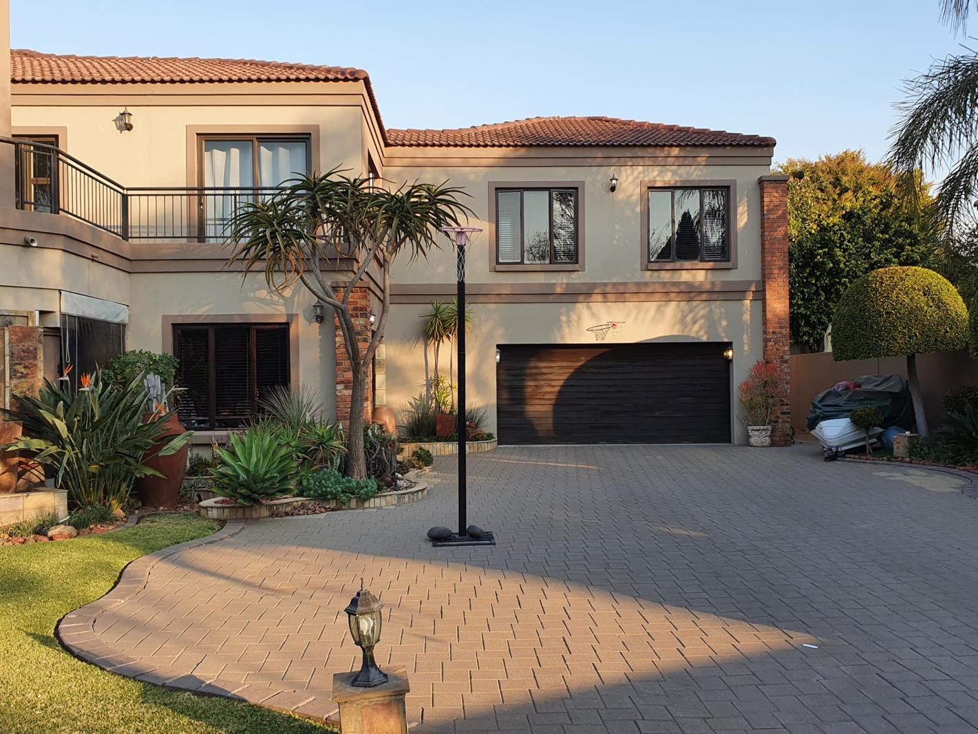 4 Bedroom House in Olivedale