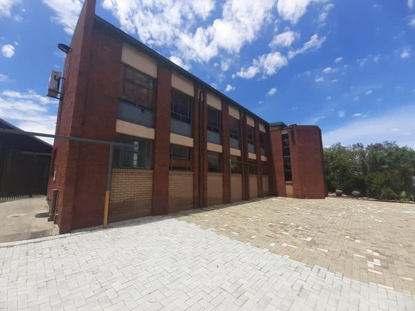 560 m² Industrial space