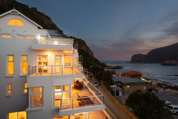 1 467  m² Commercial space