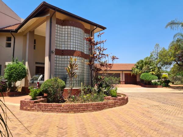 6 Bedroom House