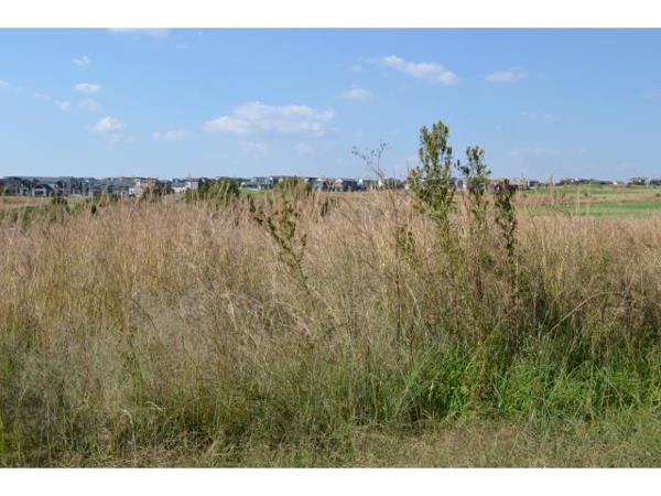 932 m² Land