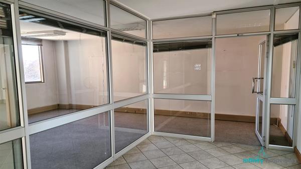 620 m² Office Space