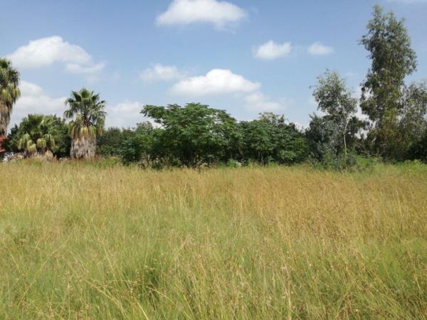 743 m² Land
