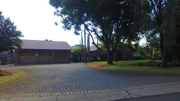 271  m² Commercial space