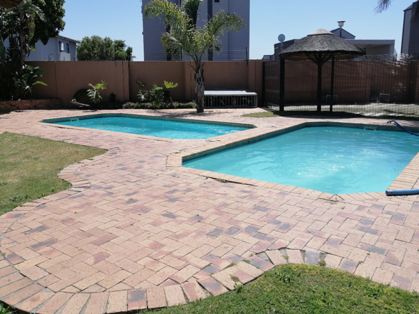 2 Bedroom Apartment in Parklands