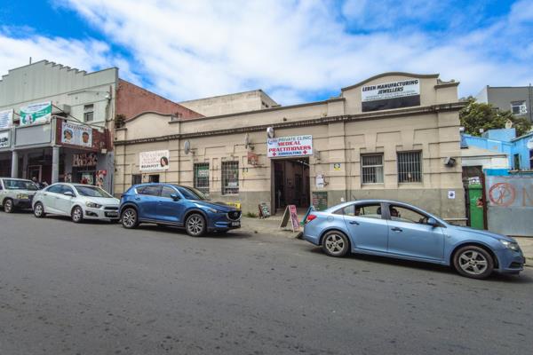 600  m² Retail Space