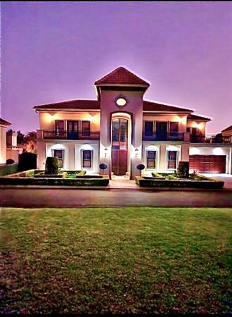 6 Bedroom House