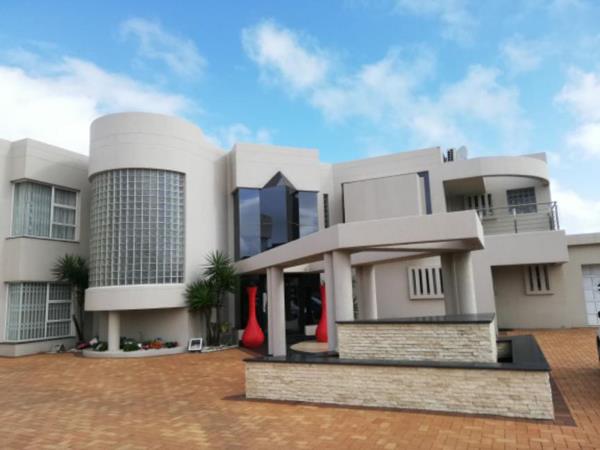 5 Bedroom House