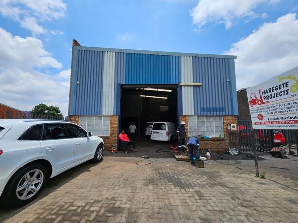 315  m² Industrial space