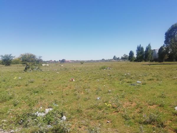 9 852 m² Land