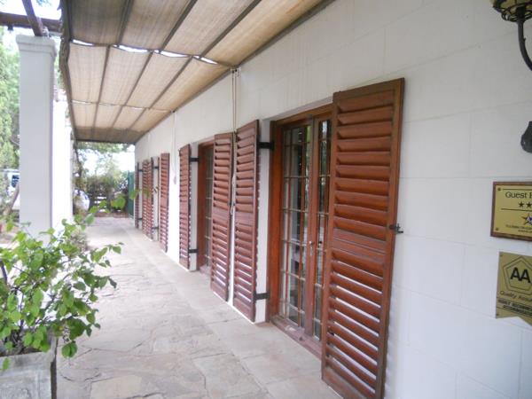 10 Bedroom House