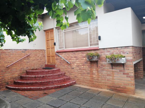 6 Bedroom House