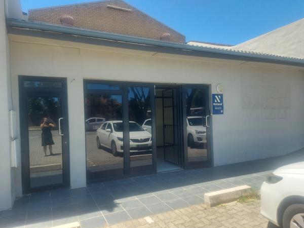 90  m² Retail Space