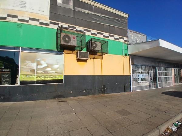 966 m² Commercial space