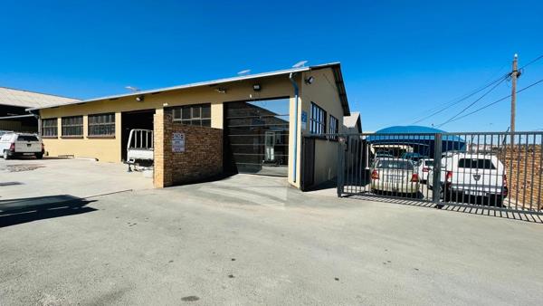 2 000  m² Industrial space