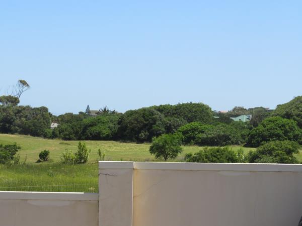 600 m² Land