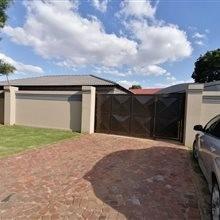 1 Bedroom Garden Cottage