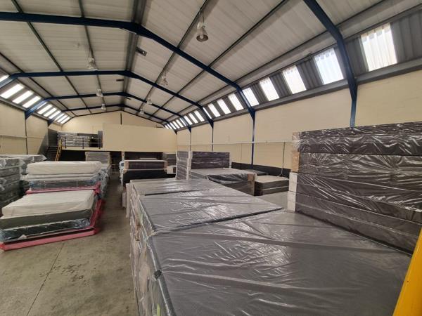 572 m² Industrial space