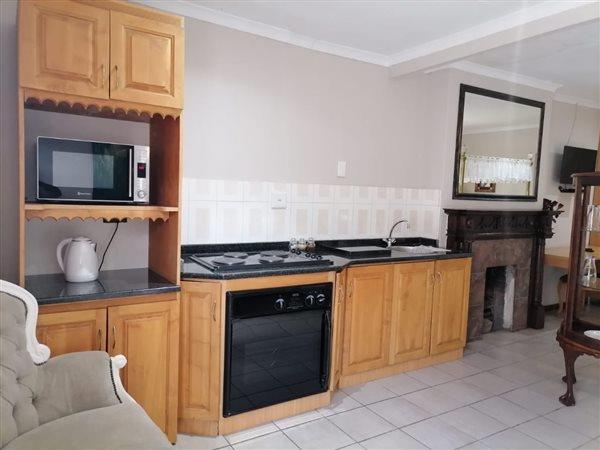 12 Bedroom, Bed and Breakfast