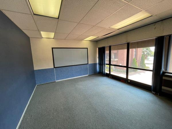 1 073  m² Commercial space