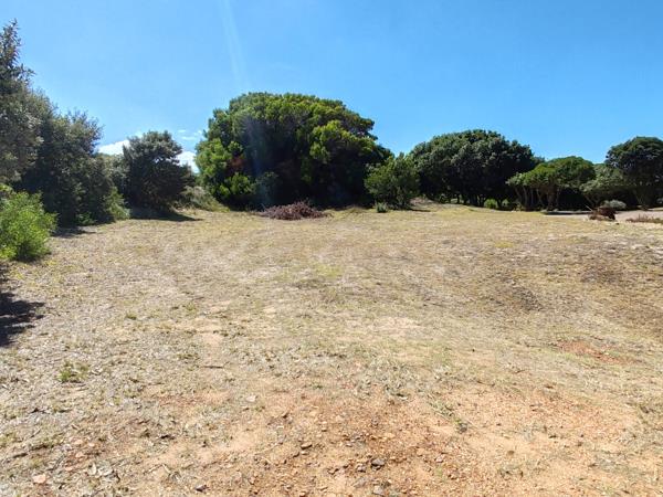 697 m² Land