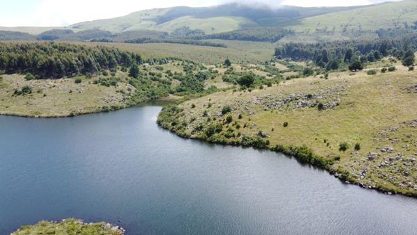 2 000 m² Land