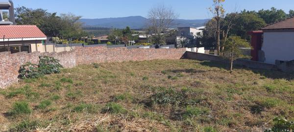 749 m² Land