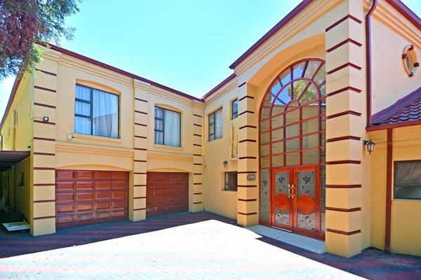 6 Bedroom House