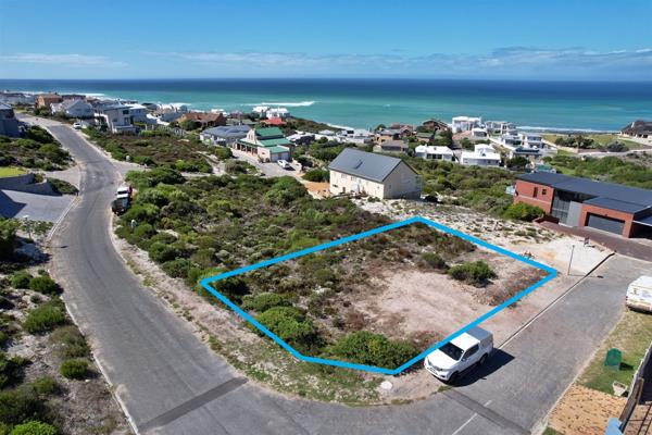 693 m² Land