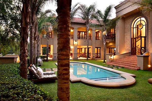 6 Bedroom House