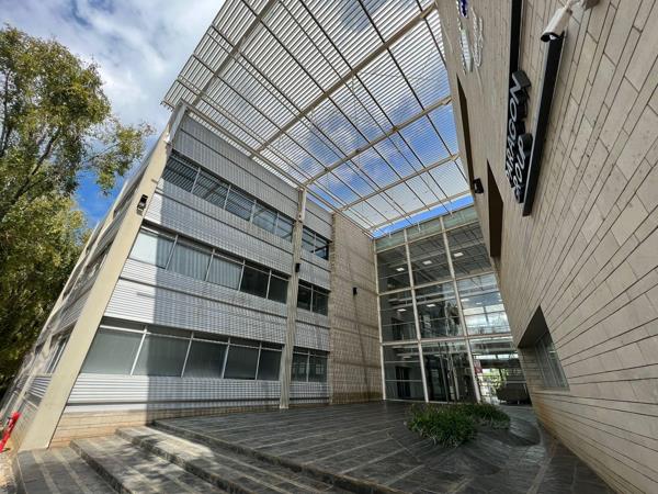 936.7  m² Commercial space