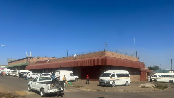 780  m² Commercial space