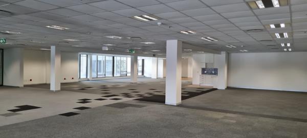 818  m² Office Space