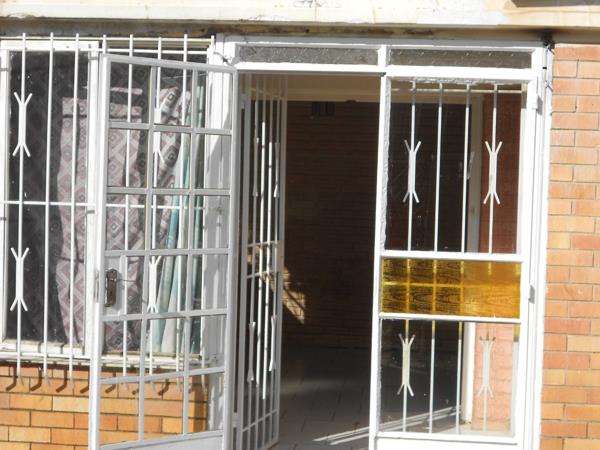 1 Bedroom House