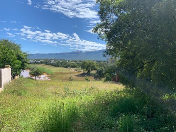 700 m² Land