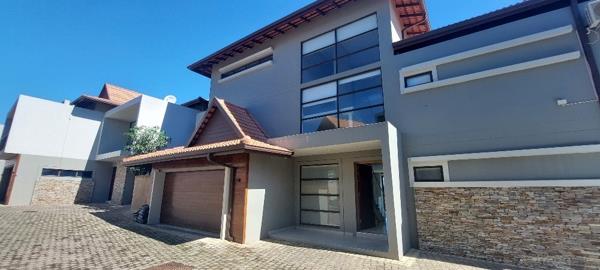 6 Bedroom Townhouse