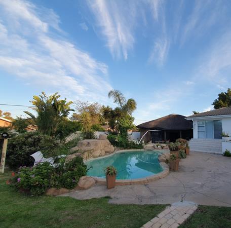 Garden Cottage in Soneike