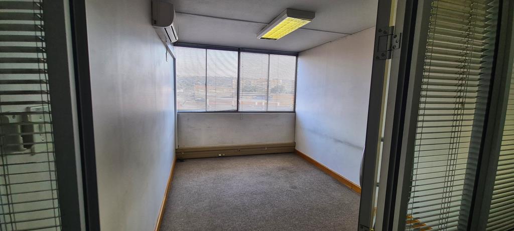 28.4 m² Office Space