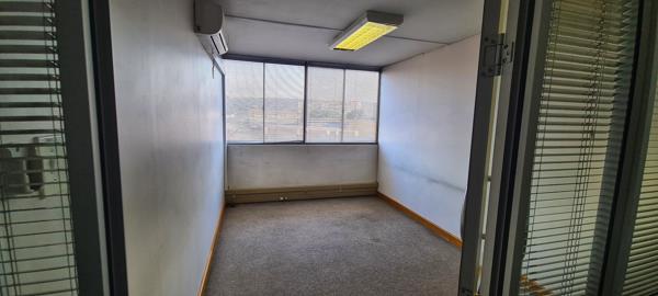 28.4 m² Office Space