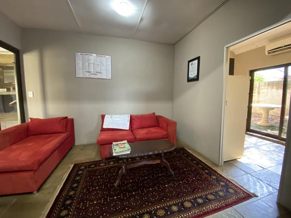 900  m² Commercial space