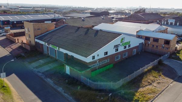 1 303 m² Commercial space