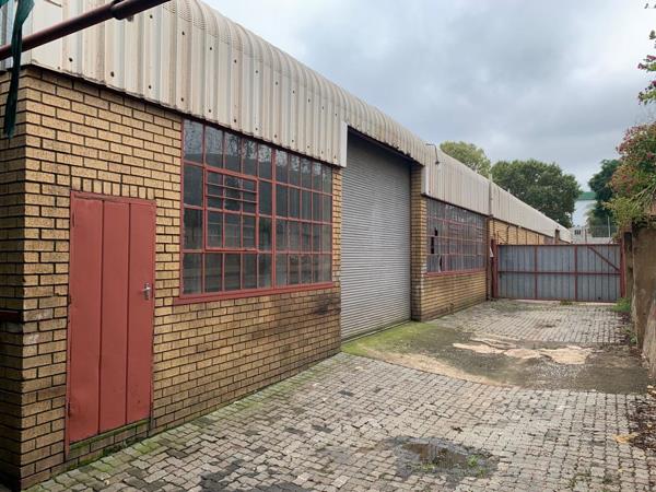 2 500  m² Industrial space