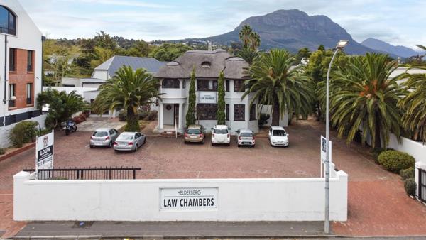295 m² Commercial space