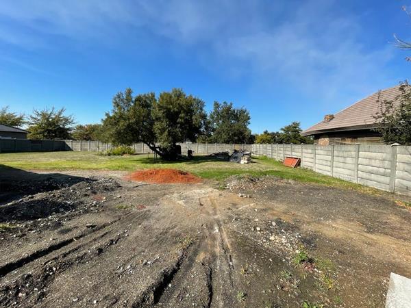 830 m² Land