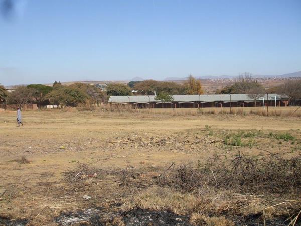 2 001 m² Land