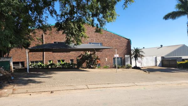 1 200  m² Industrial space