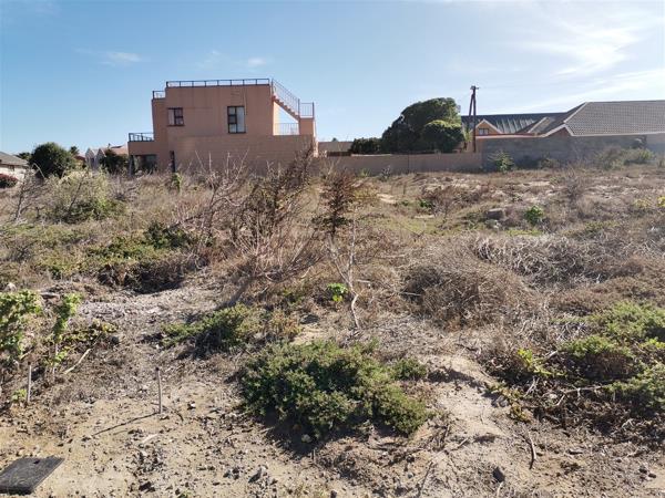 600 m² Land