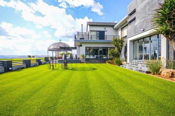 6 Bedroom House