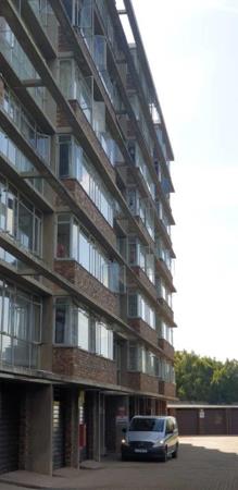 2.5 Bedroom Flat